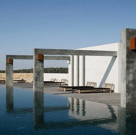Areias Do Seixo Charm & Residences מלון אה דוס קונהאדוס